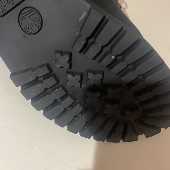 Boots - Picture 3 of 6